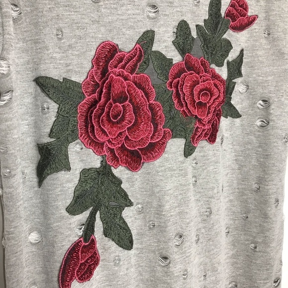 Local Lab 3D Rose Embroidered Distressed SS Top - Picture 8 of 8